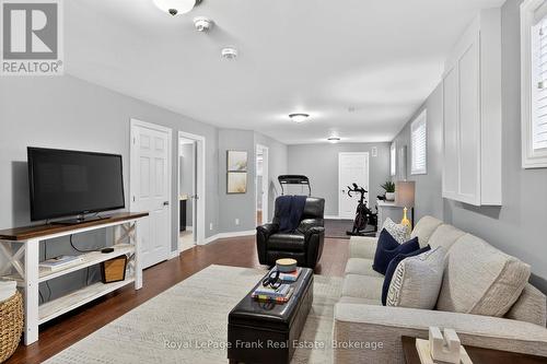 859 Emery Way, Peterborough (Monaghan Ward 2), ON - Indoor Photo Showing Living Room