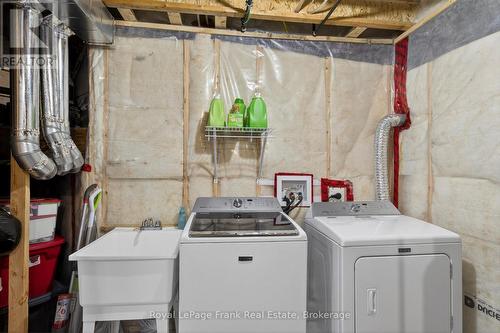 859 Emery Way, Peterborough (Monaghan Ward 2), ON - Indoor Photo Showing Laundry Room