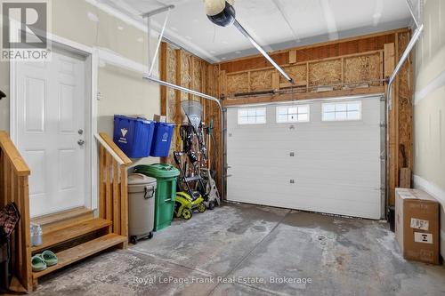 859 Emery Way, Peterborough (Monaghan Ward 2), ON - Indoor Photo Showing Garage