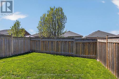 859 Emery Way, Peterborough (Monaghan Ward 2), ON - Outdoor