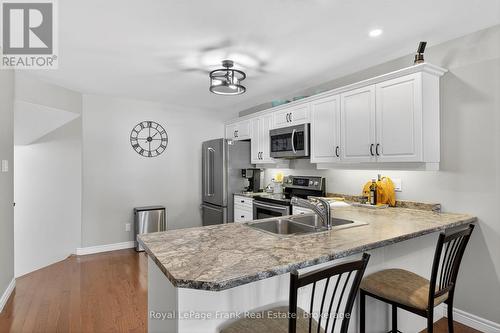 859 Emery Way, Peterborough (Monaghan Ward 2), ON - Indoor Photo Showing Kitchen With Stainless Steel Kitchen With Double Sink With Upgraded Kitchen