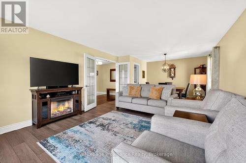 28 Stephen Street, Brighton, ON - Indoor Photo Showing Living Room