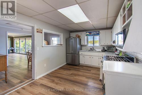 441 Champlain Road, Penetanguishene, ON - Indoor Photo Showing Kitchen