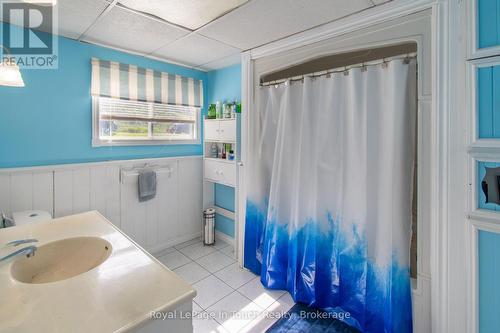 441 Champlain Road, Penetanguishene, ON - Indoor Photo Showing Bathroom