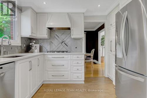 33 Okanagan Drive, Ottawa, ON - Indoor Photo Showing Kitchen