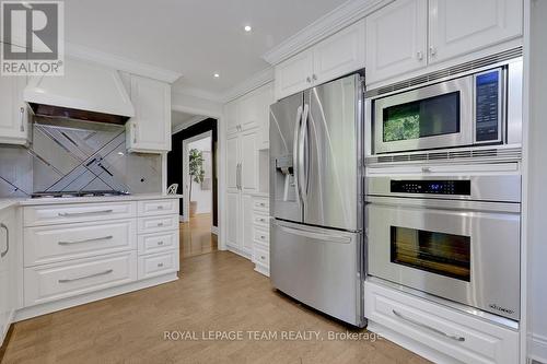 33 Okanagan Drive, Ottawa, ON - Indoor Photo Showing Kitchen With Stainless Steel Kitchen With Upgraded Kitchen