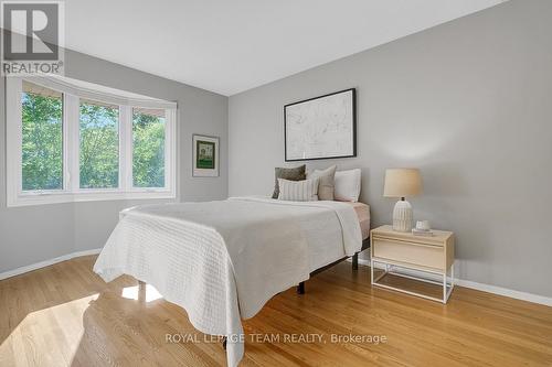 33 Okanagan Drive, Ottawa, ON - Indoor Photo Showing Bedroom