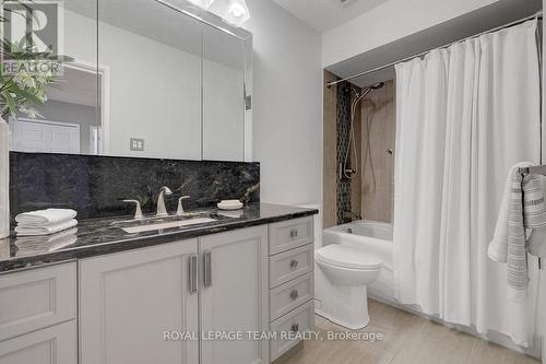 33 Okanagan Drive, Ottawa, ON - Indoor Photo Showing Bathroom