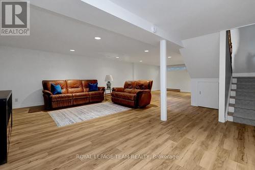 33 Okanagan Drive, Ottawa, ON - Indoor