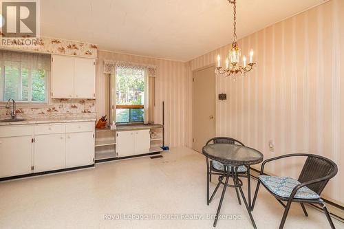22 Glendale Road, Tiny, ON - Indoor Photo Showing Kitchen