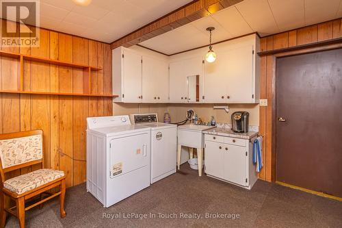 22 Glendale Road, Tiny, ON - Indoor Photo Showing Laundry Room
