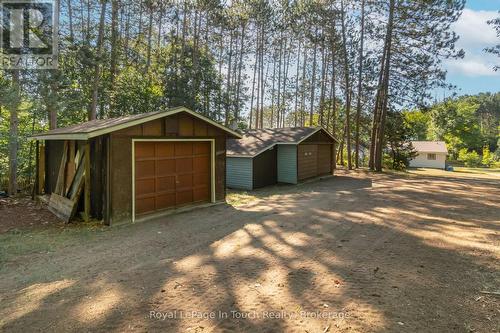 22 Glendale Road, Tiny, ON - Outdoor