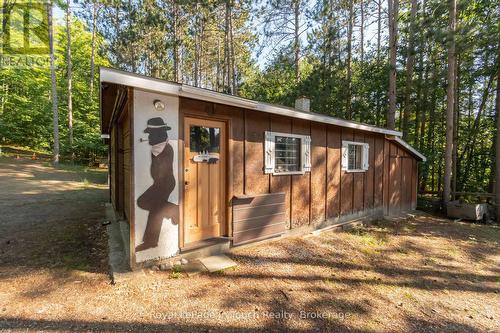 22 Glendale Road, Tiny, ON - Outdoor