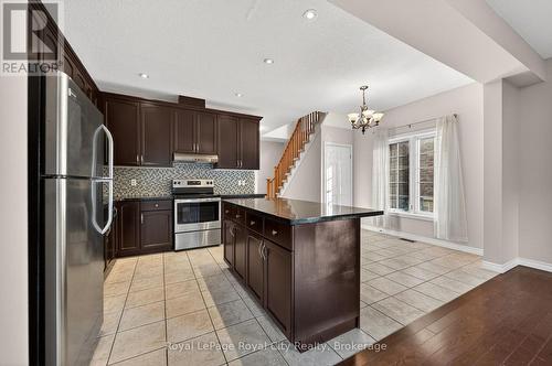 12 Clough Crescent, Guelph (Pineridge/Westminster Woods), ON - Indoor Photo Showing Kitchen