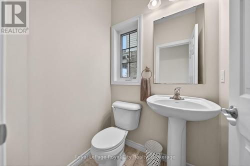 12 Clough Crescent, Guelph (Pineridge/Westminster Woods), ON - Indoor Photo Showing Bathroom