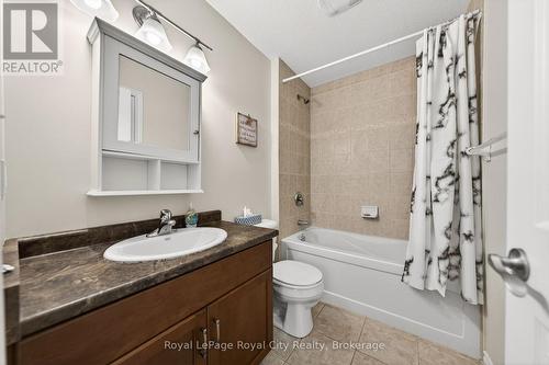 12 Clough Crescent, Guelph (Pineridge/Westminster Woods), ON - Indoor Photo Showing Bathroom