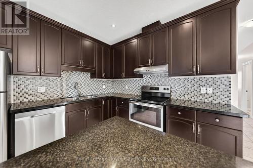 12 Clough Crescent, Guelph (Pineridge/Westminster Woods), ON - Indoor Photo Showing Kitchen
