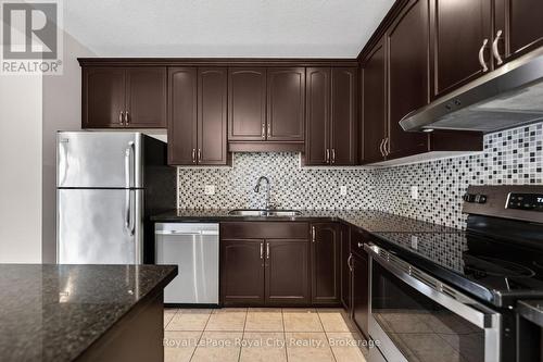 12 Clough Crescent, Guelph (Pineridge/Westminster Woods), ON - Indoor Photo Showing Kitchen