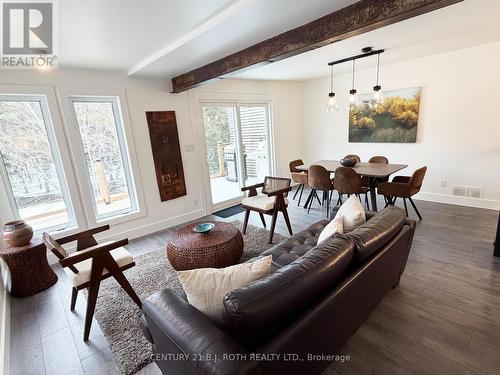 Livingroom/Dining Room - 8101 Kings River Road, Ramara, ON - Indoor