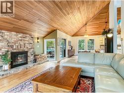 442 Clifton Road N Kelowna, BC V1V 1H1