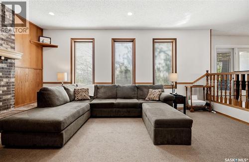 2447 Swayze Crescent, Regina, SK - Indoor Photo Showing Living Room