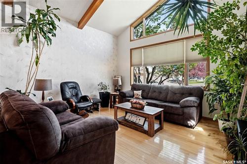 2447 Swayze Crescent, Regina, SK - Indoor Photo Showing Living Room