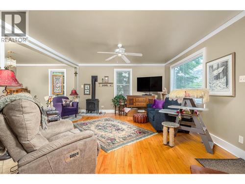 6934 Highway 6, Coldstream, BC - Indoor Photo Showing Living Room