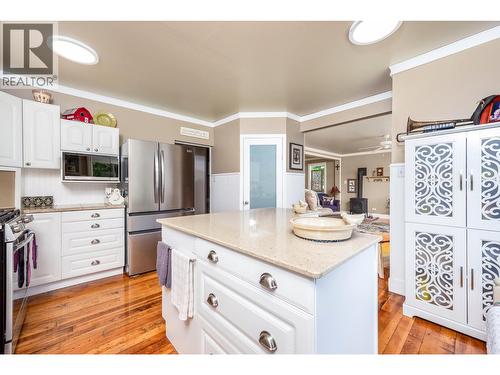 6934 Highway 6, Coldstream, BC - Indoor Photo Showing Kitchen
