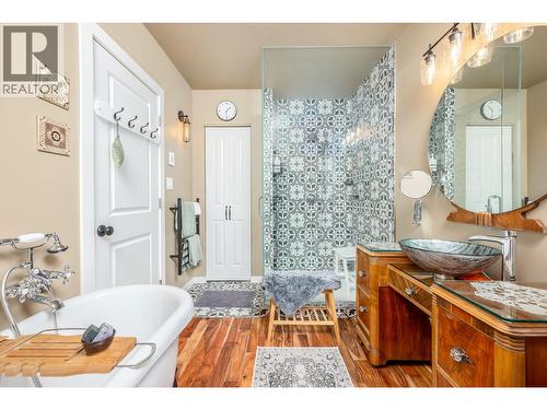 6934 Highway 6, Coldstream, BC - Indoor Photo Showing Bathroom