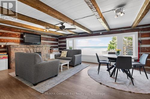 83 Beach Road, Tiny, ON - Indoor