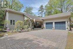 10419 PINETREE DRIVE Lambton Shores (Grand Bend), ON N0M 1T0