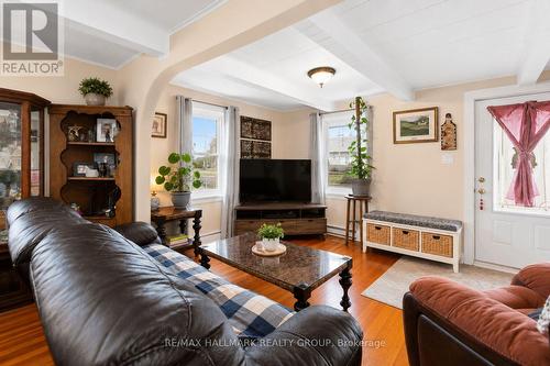 1127 Labrosse Road E, Hawkesbury, ON - Indoor Photo Showing Living Room