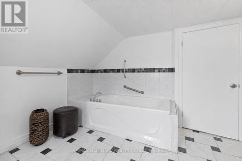 1127 Labrosse Road E, Hawkesbury, ON - Indoor Photo Showing Bathroom