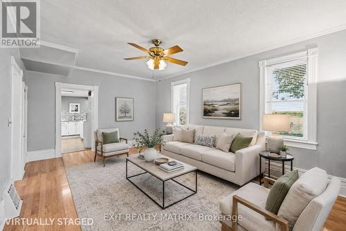 3198 138 Highway, North Stormont, ON - Indoor Photo Showing Living Room