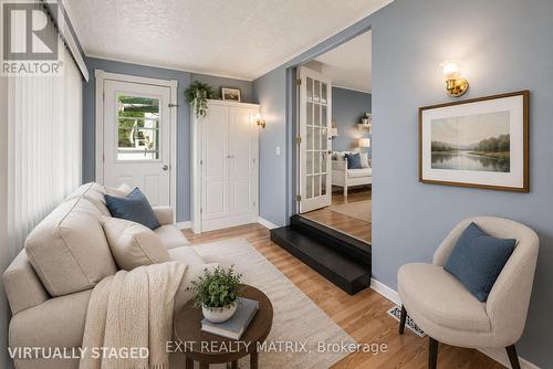 3198 138 Highway, North Stormont, ON - Indoor Photo Showing Living Room