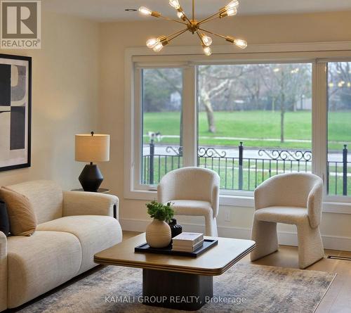 169 Charlton Boulevard, Toronto, ON - Indoor Photo Showing Living Room