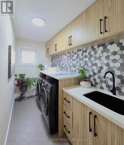 169 Charlton Boulevard, Toronto, ON - Indoor Photo Showing Laundry Room