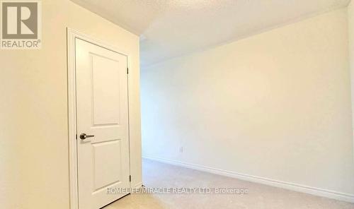 432 Okanagan Path, Oshawa, ON - Indoor Photo Showing Other Room