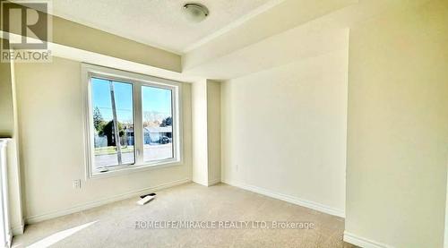 432 Okanagan Path, Oshawa, ON - Indoor Photo Showing Other Room