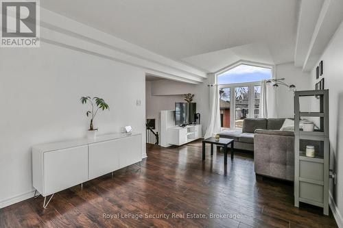 1280 Forest Street, Innisfil, ON - Indoor Photo Showing Living Room