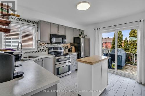 1280 Forest Street, Innisfil, ON - Indoor Photo Showing Kitchen With Double Sink