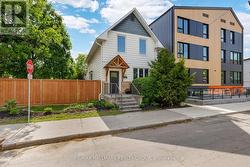 218 CARRUTHERS AVENUE  Ottawa, ON K1Y 1N6