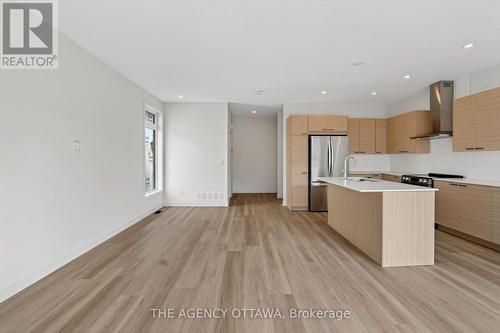 3061 Showcase Crescent, Ottawa, ON - Indoor Photo Showing Kitchen