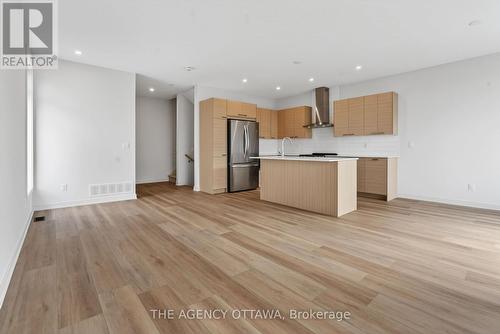 3061 Showcase Crescent, Ottawa, ON - Indoor Photo Showing Kitchen