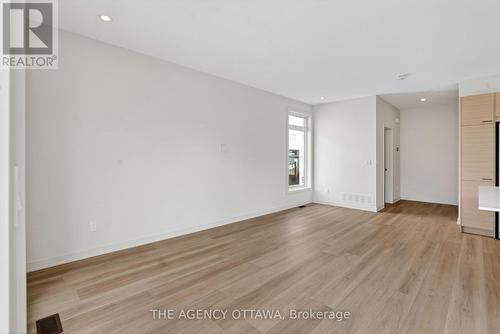 3061 Showcase Crescent, Ottawa, ON - Indoor Photo Showing Other Room