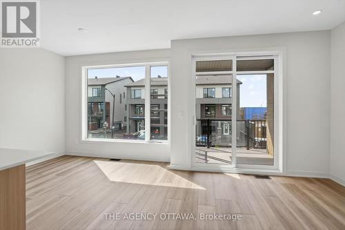 3061 Showcase Crescent, Ottawa, ON - Indoor