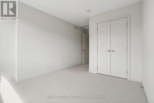 3061 Showcase Crescent, Ottawa, ON - Indoor Photo Showing Other Room