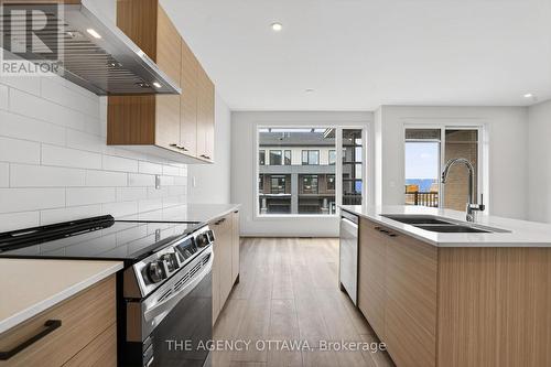 3061 Showcase Crescent, Ottawa, ON - Indoor Photo Showing Kitchen With Double Sink With Upgraded Kitchen