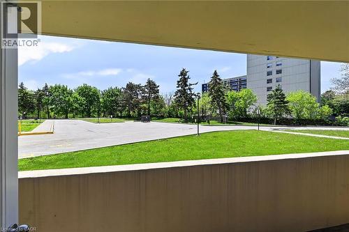 700 Dynes Road Unit# 101, Burlington, ON - Outdoor