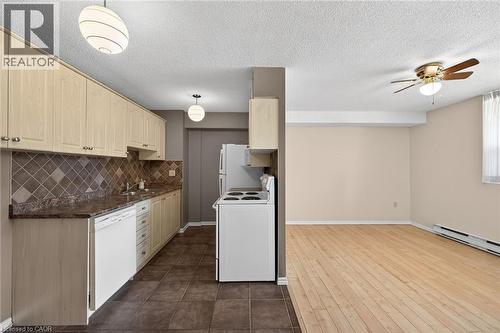 700 Dynes Road Unit# 101, Burlington, ON - Indoor Photo Showing Kitchen